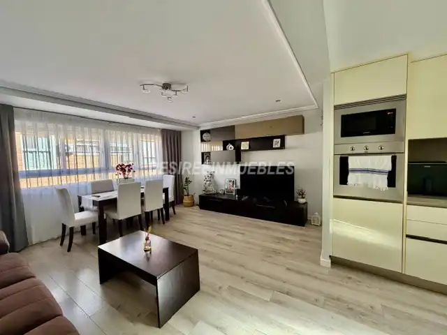 Piso con terraza en venta en Carrer dels Plàtans, imagen 3