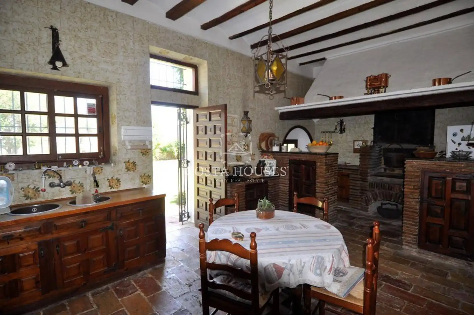 Cuina de Casa o xalet en venda en Dénia amb Calefacció, Jardí privat i Terrassa