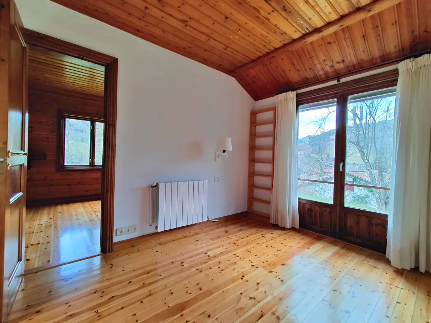 Dormitori de Casa o xalet en venda en Camprodon amb Jardí privat, Parquet i Terrassa