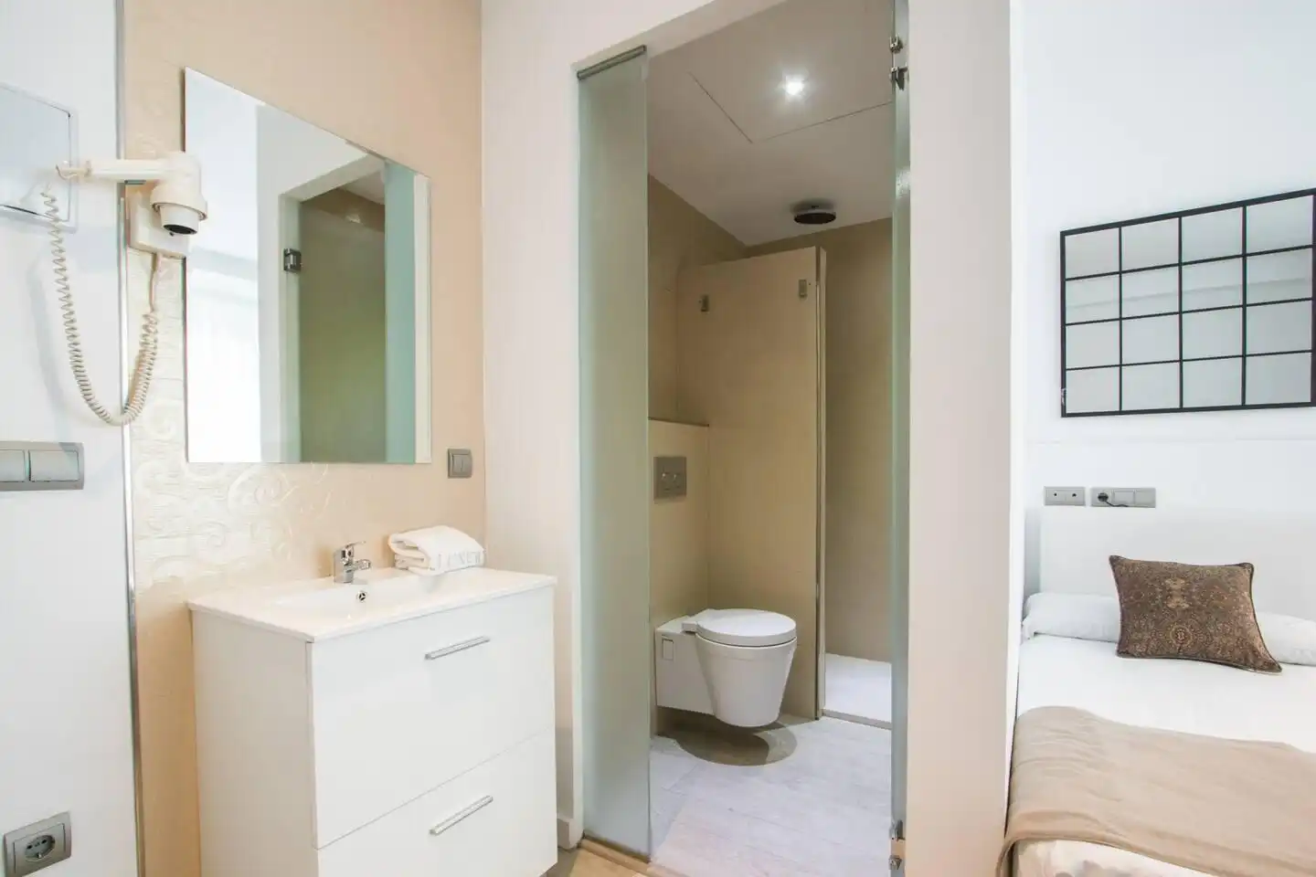 Badezimmer von Wohnung zur Miete in Viladecans mit Klimaanlage, Terrasse und Möbliert