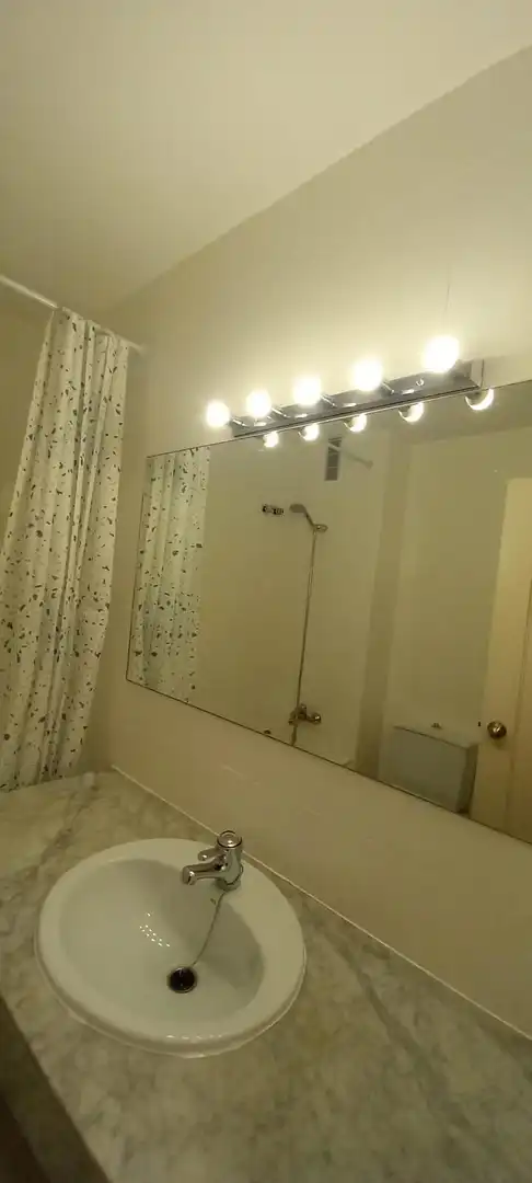 Bathroom of Flat for rent in Sant Cugat del Vallès  with Air Conditioner, Heating and Parquet flooring