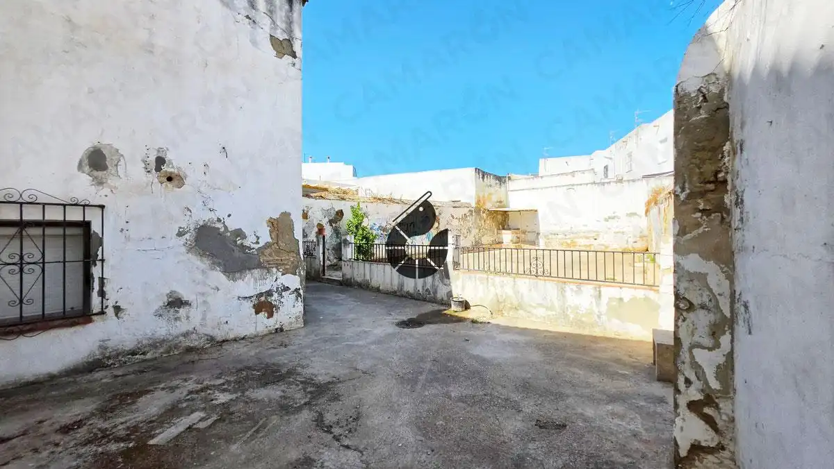 Vista exterior de Casa adosada en venta en Almensilla con Jardín privado, Balcón y Alarma
