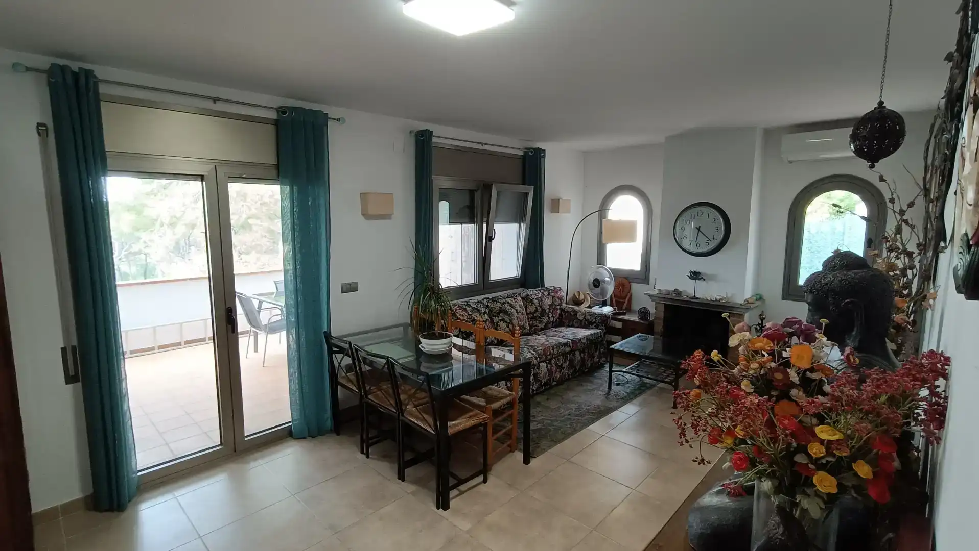 Sala de estar de Casa adosada en venta en Pals con Aire acondicionado, Piscina y Balcón