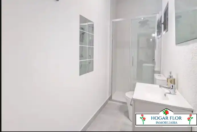 Bathroom of Flat for sale in Salamanca  with Heating and Balcony