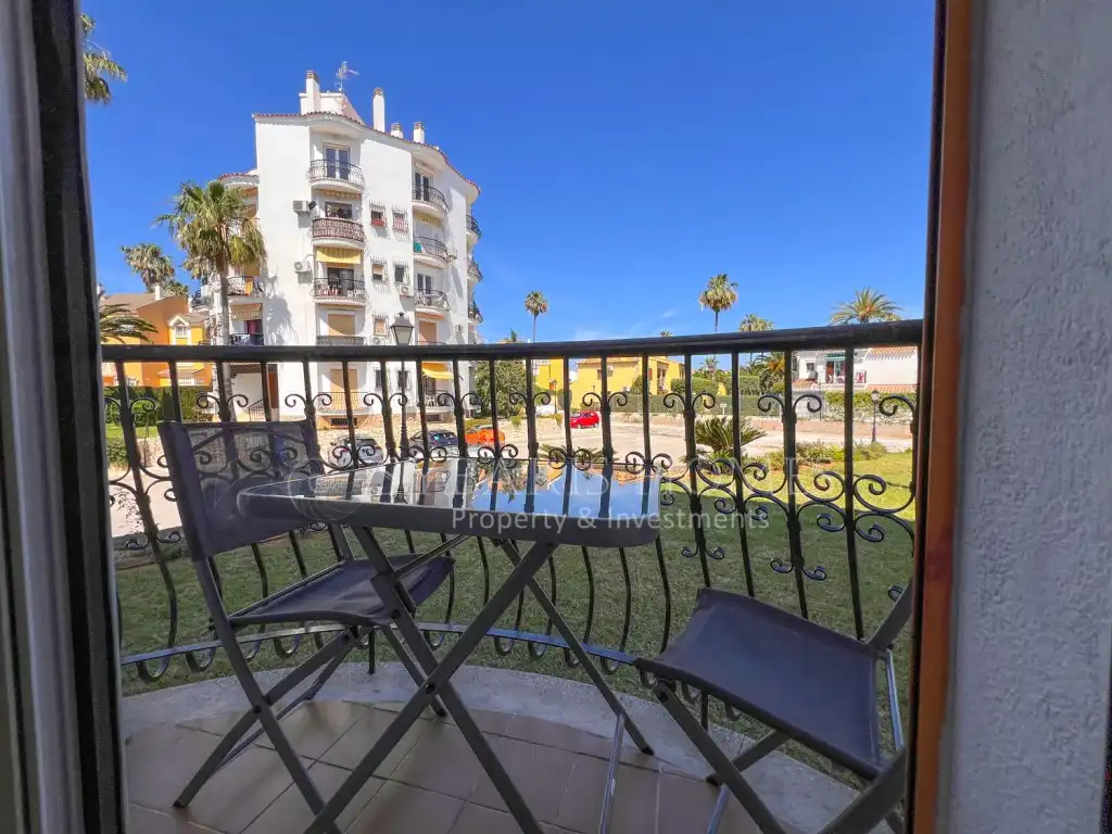 Terraza de Apartamento de alquiler en Dénia con Aire acondicionado, Jardín privado y Piscina