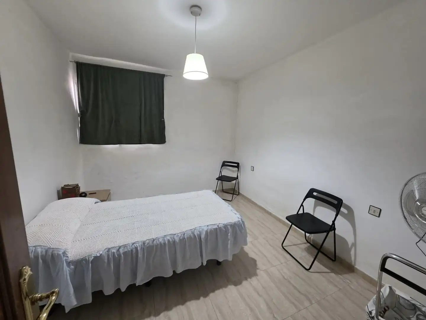 Habitación de Piso en venta en Lora del Río con Terraza y Trastero
