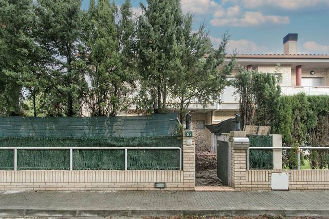 Casa adosada en Venta en C/ Pins  en La Pobla de Claramunt