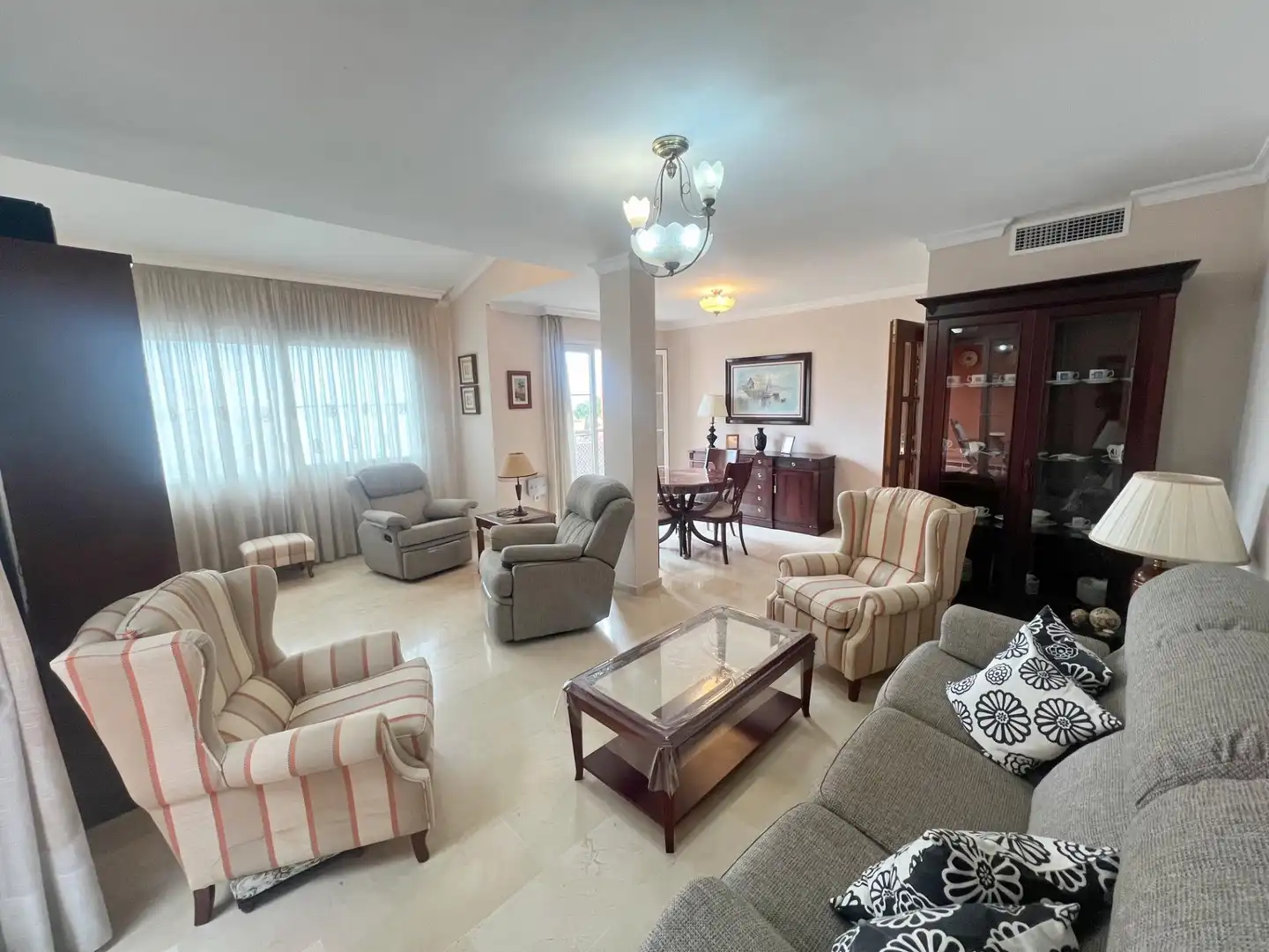 Sala d'estar de Àtic en venda en Torremolinos amb Aire condicionat, Terrassa i Traster