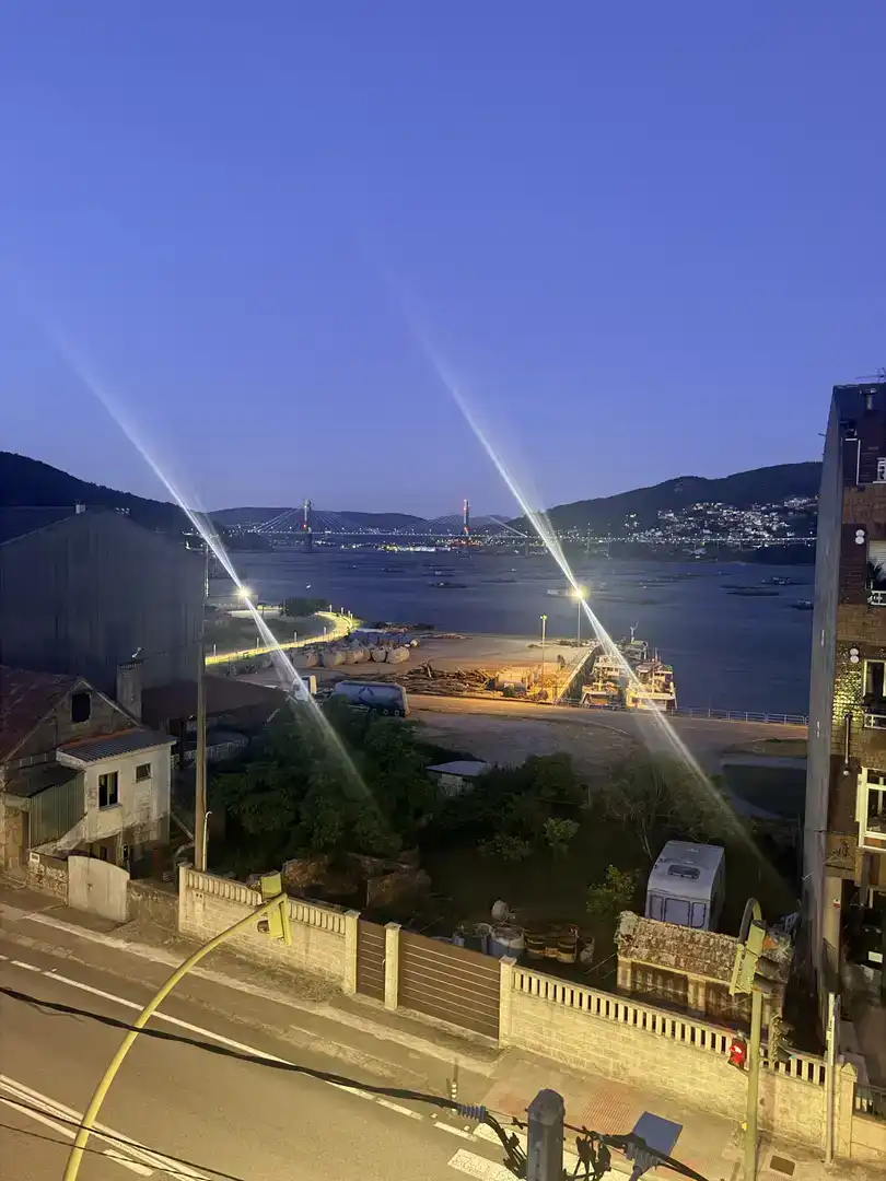 Vista exterior de Àtic en venda en Moaña amb Parquet, Traster i Moblat