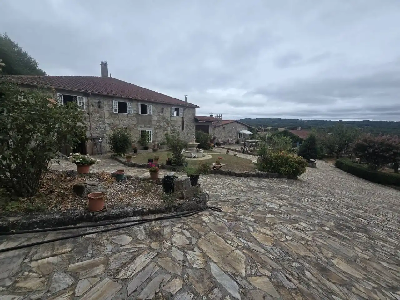 Außenansicht von Haus oder Chalet zum Verkauf in O Saviñao  mit Heizung, Privatgarten und Terrasse