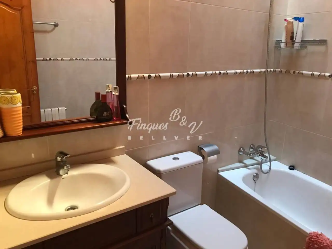 Bany de Casa o xalet de lloguer en Montellà i Martinet amb Calefacció, Terrassa i Moblat