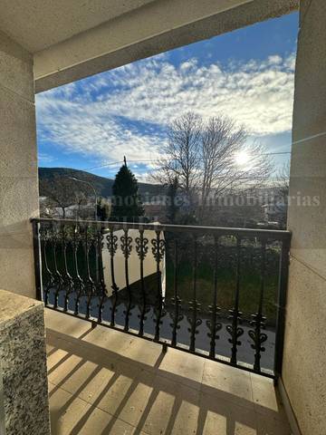 Casa-chalet en Venta en Laza