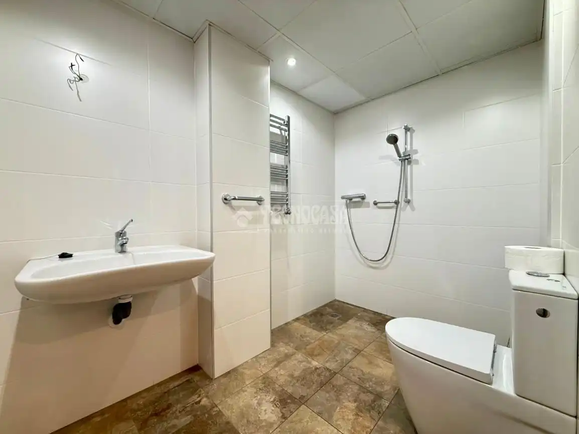 Baño de Piso en venta en Madrid con Aire acondicionado, Calefacción y Balcón