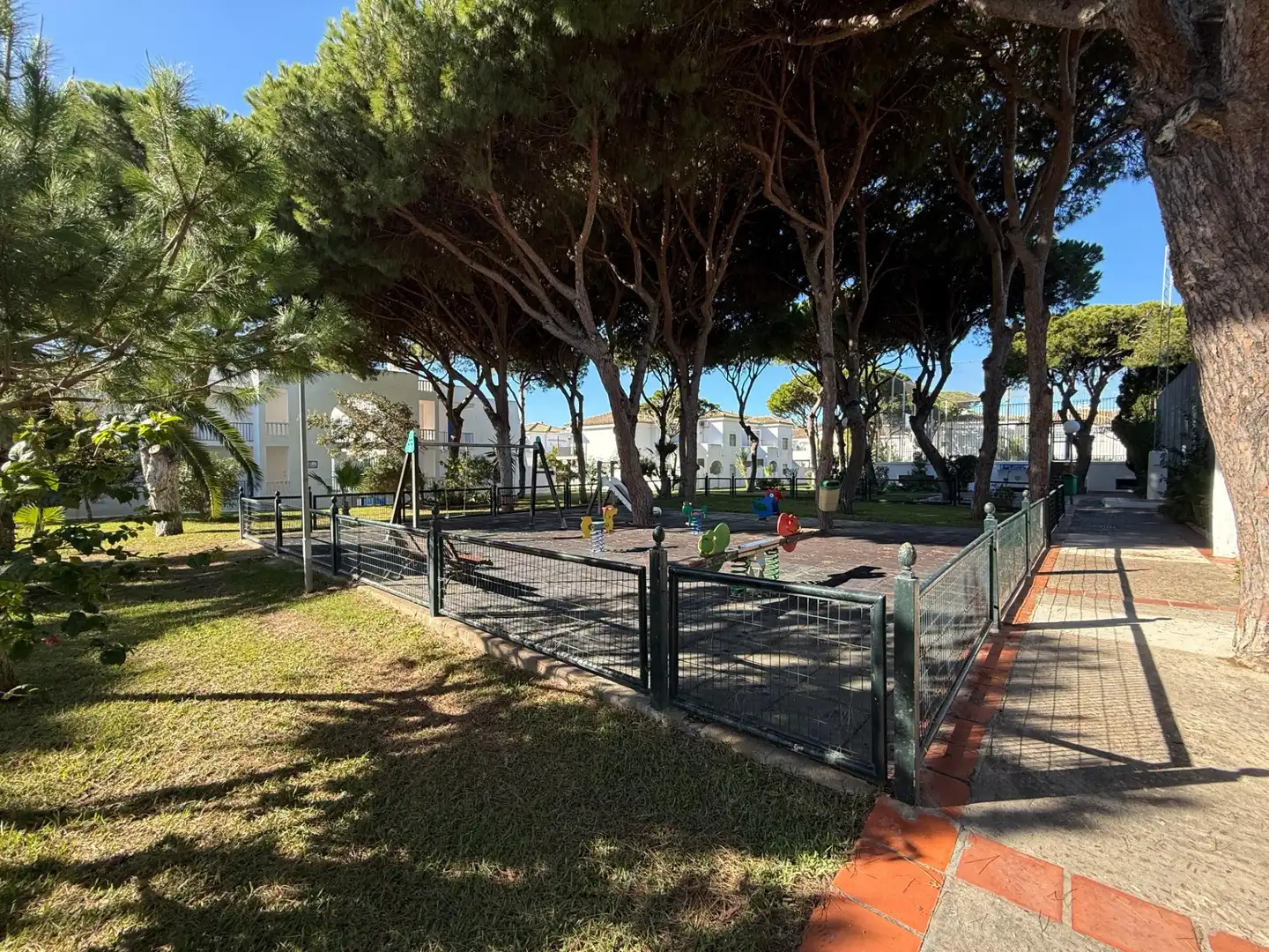 Exterior view of Apartments for sale in Chiclana de la Frontera  with Terrace, Furnished and Community pool