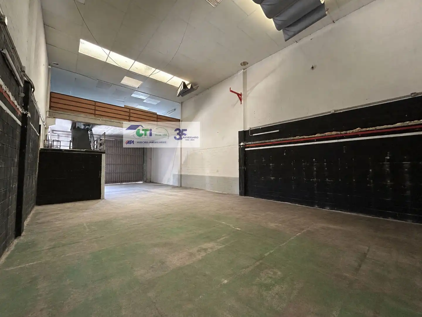 Industrial building for sale in CALLE AJEDREA, imagen 2