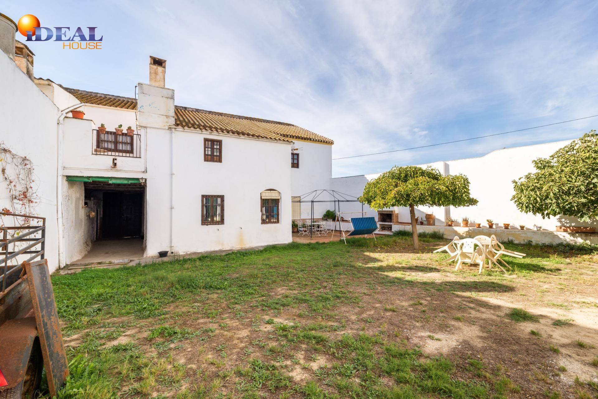 Vista exterior de Finca rústica en venda en Pinos Puente amb Jardí privat, Terrassa i Traster