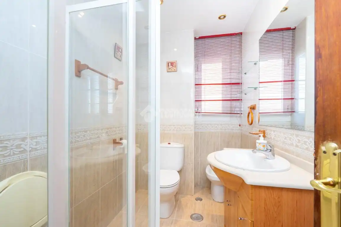 Bathroom of Flat for sale in Madrid  with Heating and Terrace