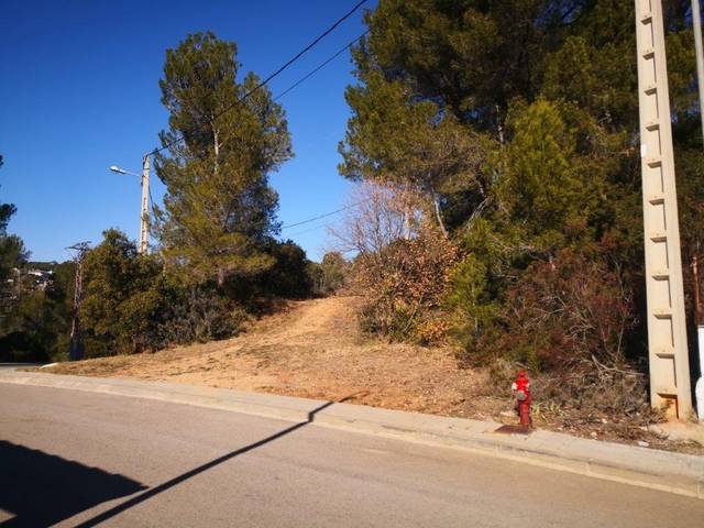 Terreno residencial en Venta en Castellnou - Can Mir - Can Solà