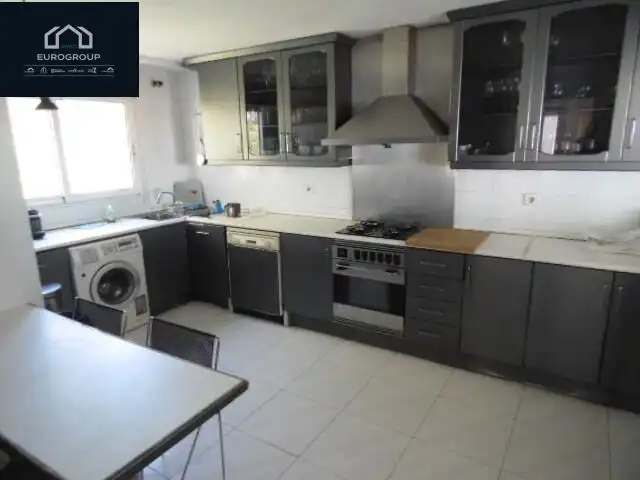 Cuina de Casa o xalet de lloguer en Benidorm amb Aire condicionat, Calefacció i Jardí privat