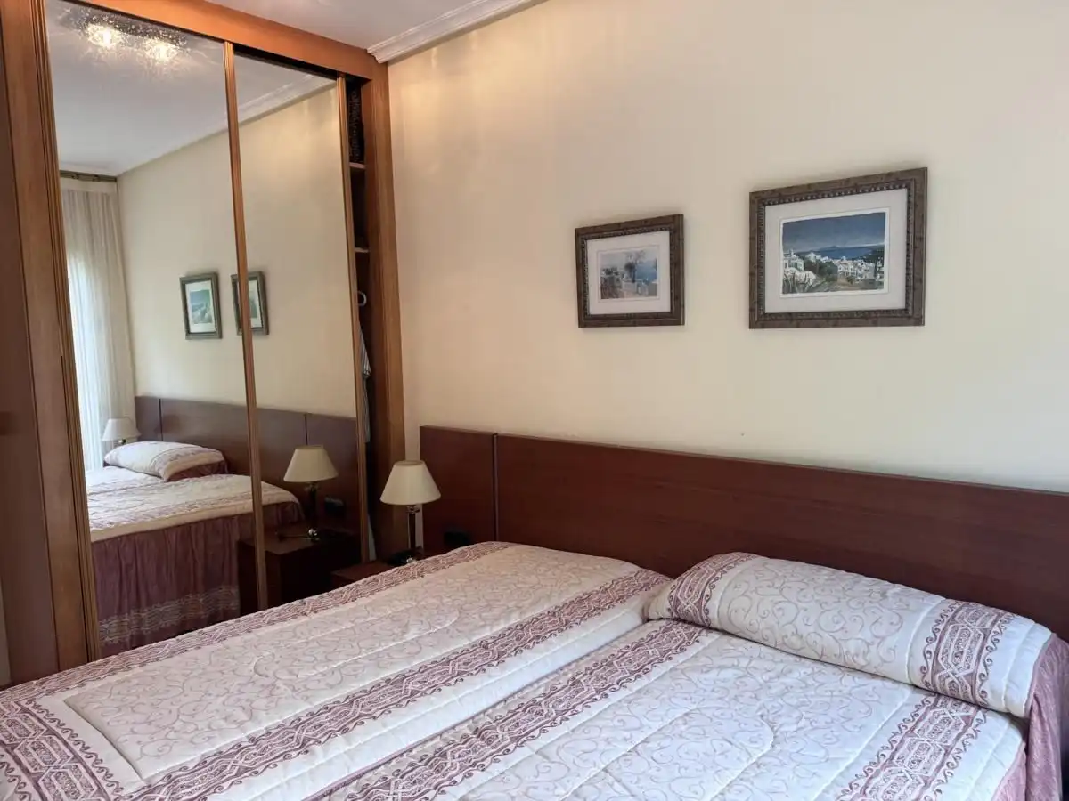 Schlafzimmer von Wohnung zum Verkauf in Llanes mit Heizung, Privatgarten und Terrasse