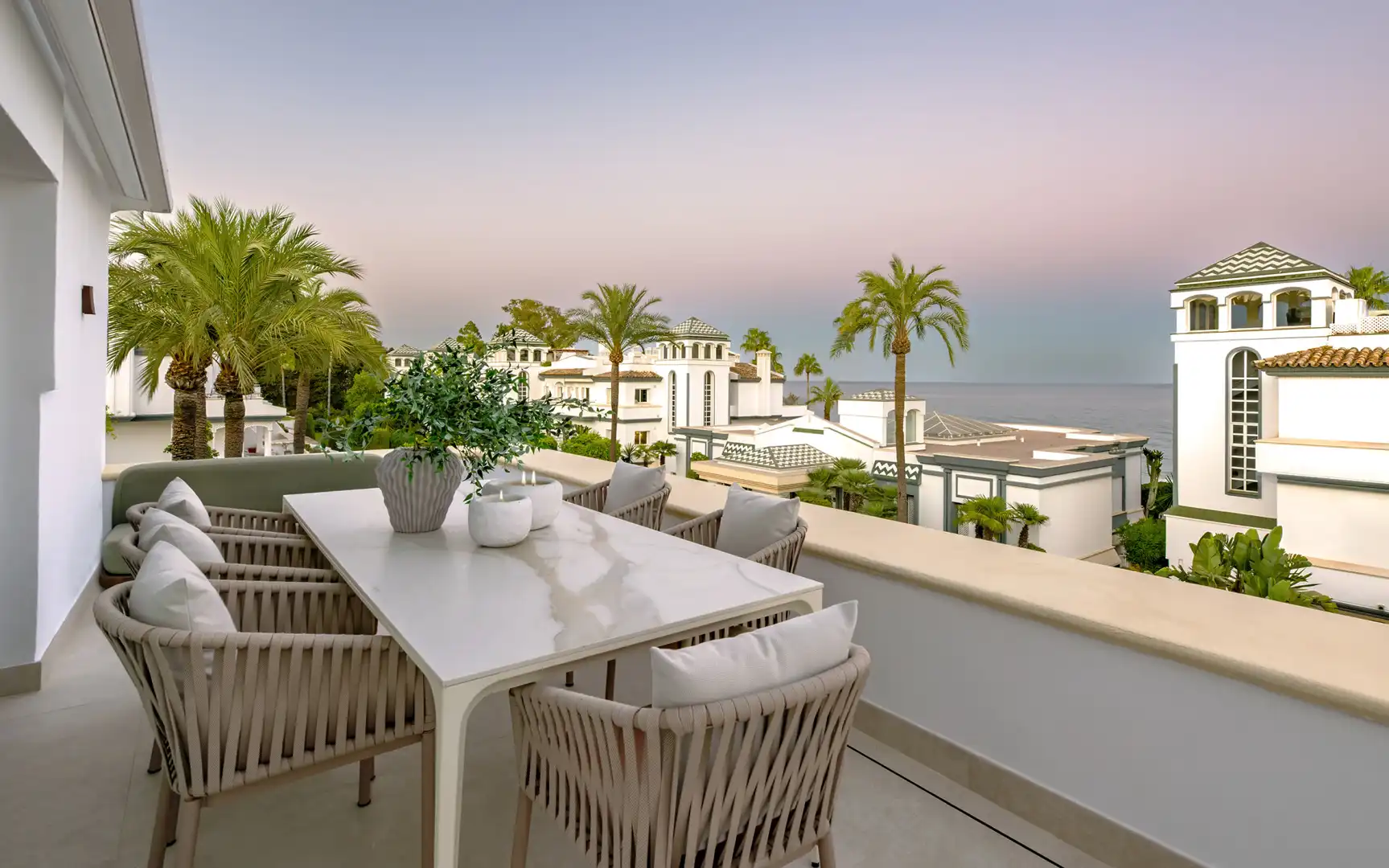 Terrasse von Dachboden zum Verkauf in Estepona mit Klimaanlage, Terrasse und Abstellraum