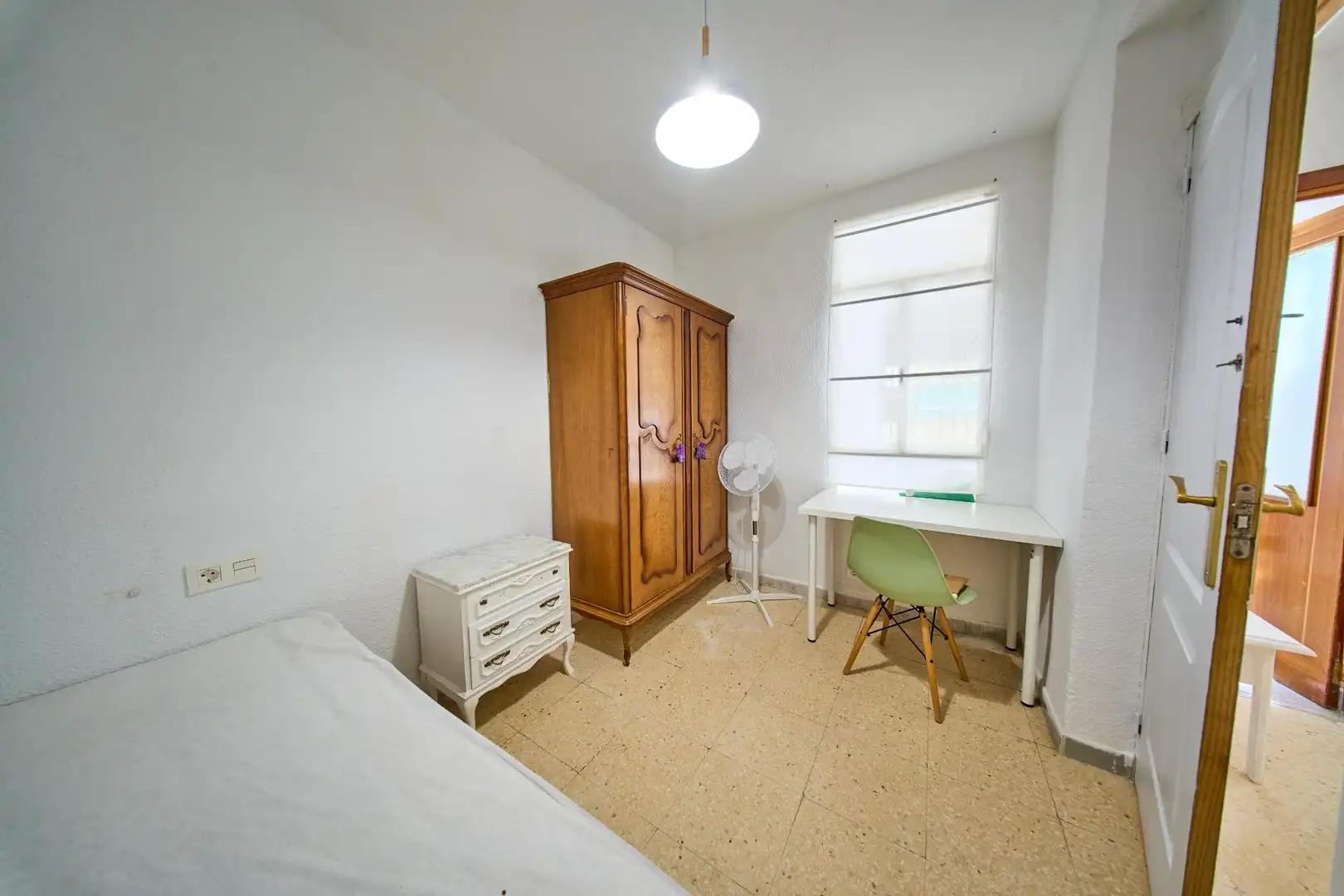 Habitación de Piso para compartir en Granada con Amueblado