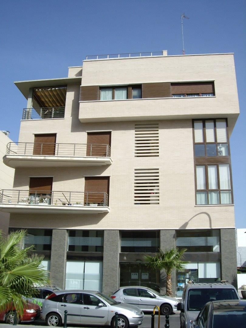 Exterior view of Apartment to rent in  Cádiz Capital  with Air Conditioner, Heating and Washing machine