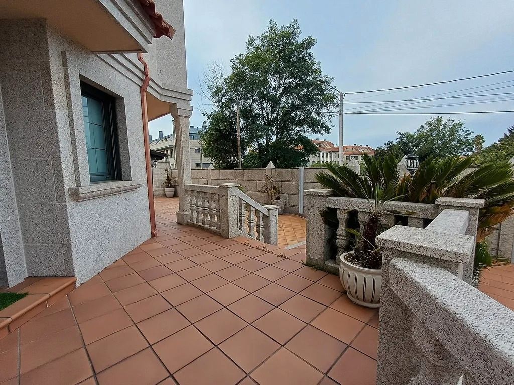 Terrace of House or chalet for sale in Vigo   with Heating, Private garden and Parquet flooring