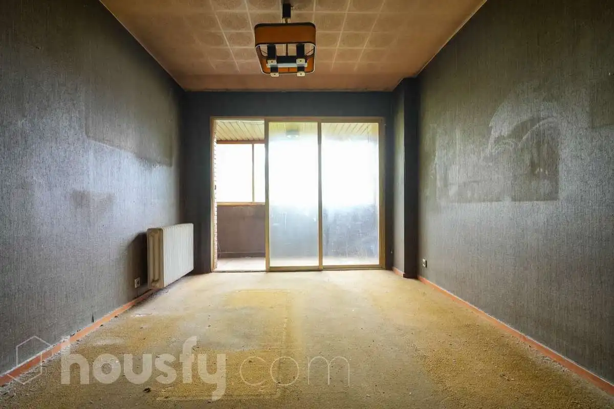 Sala de estar de Apartamento en venta en Madrid con Calefacción, Terraza y Piscina comunitaria