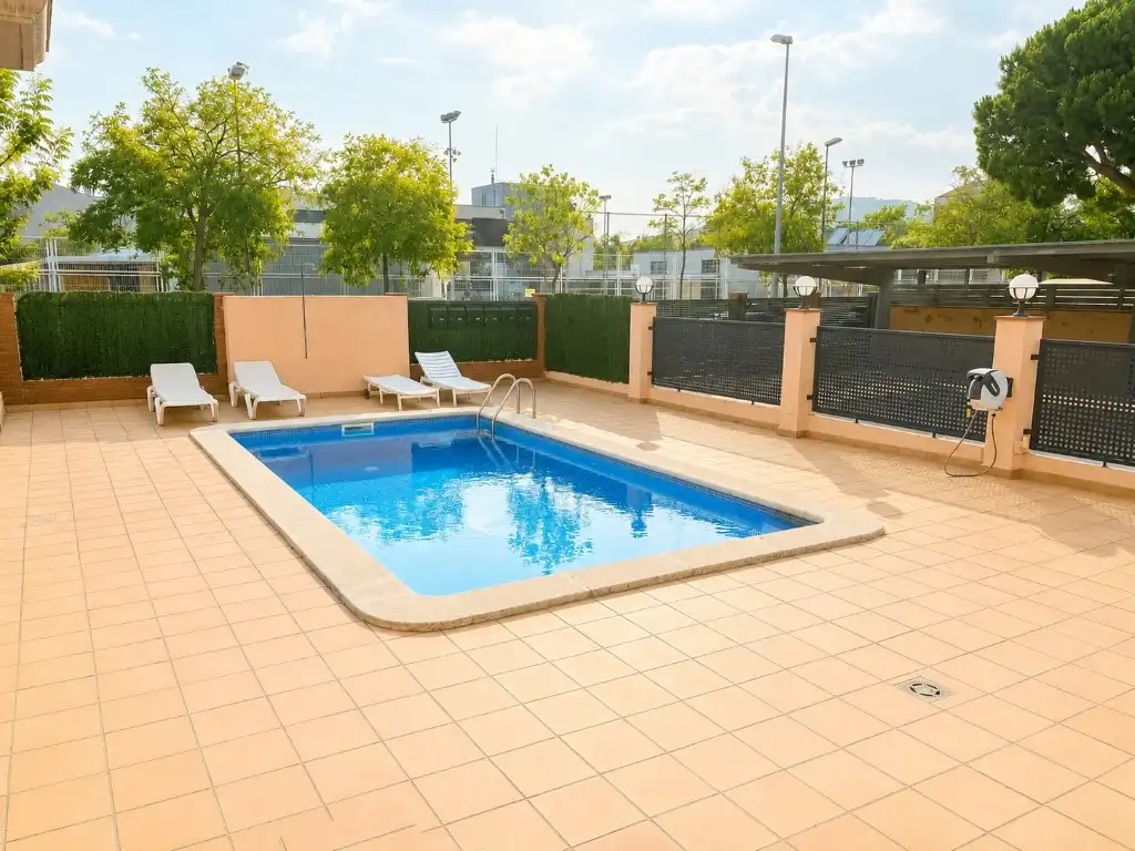 Flat with lift for sale in Calle Illes Canaries, imagen 2