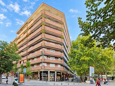 Appartamento con balcone in affitto a Paseo Pere III