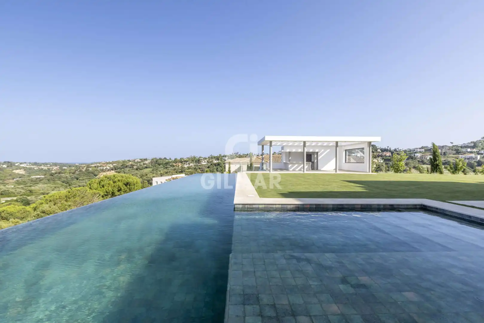 Piscina de Casa o xalet en venda en Sotogrande amb Calefacció, Jardí privat i Piscina