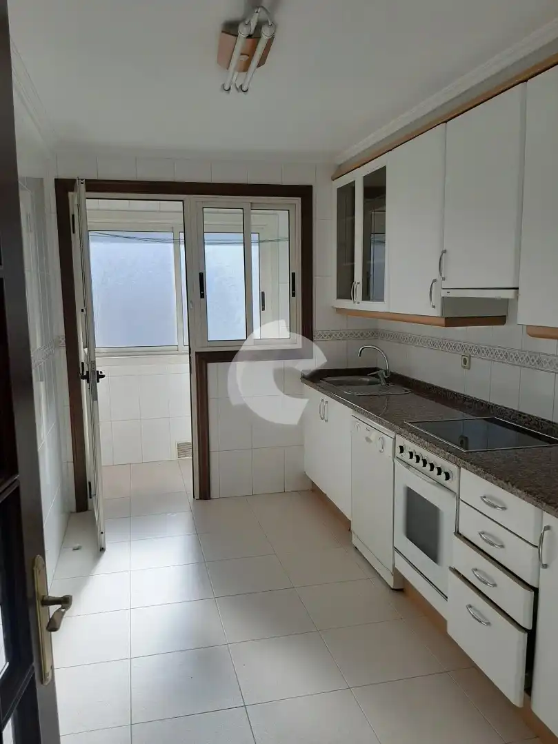 Cocina de Piso de alquiler en A Coruña Capital  con Calefacción, Parquet y Trastero
