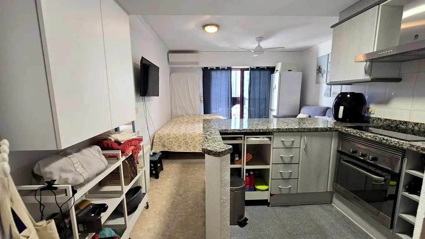 Küche von Wohnung zum Verkauf in Gandia mit Klimaanlage, Terrasse und Möbliert
