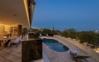 Terrassa de Casa o xalet en venda en Benahavís amb Aire condicionat, Terrassa i Piscina