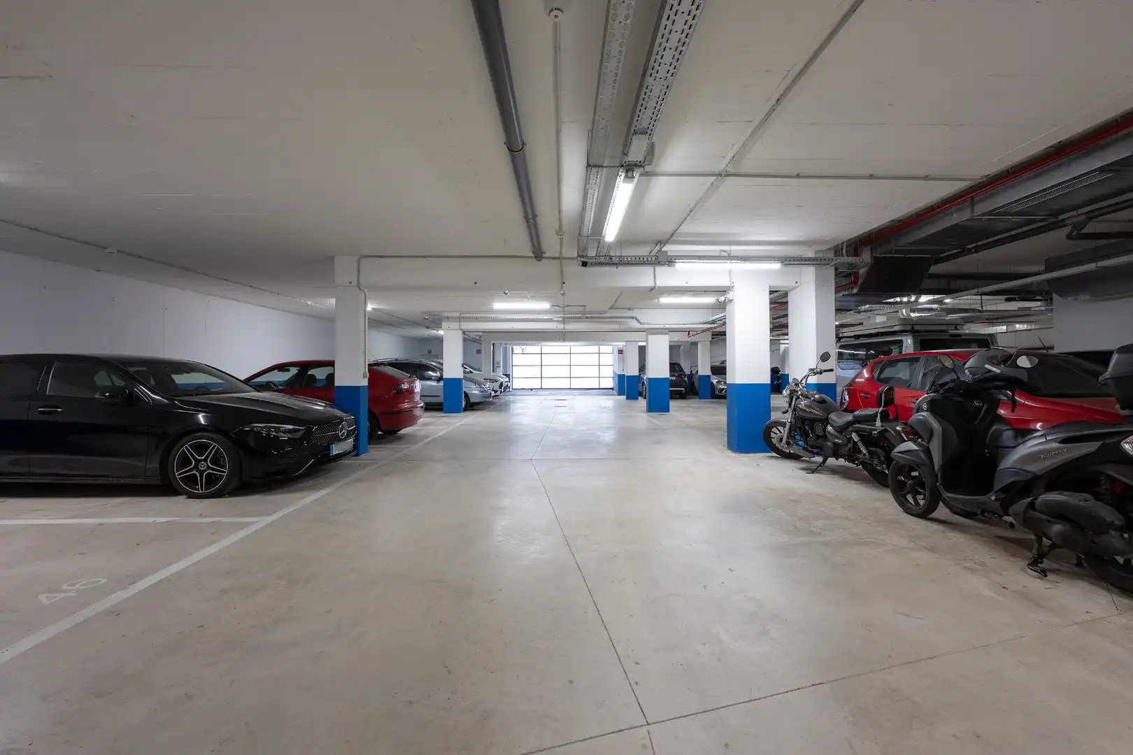 Parking de Ático en venta en Sant Adrià de Besòs con Aire acondicionado, Calefacción y Parquet