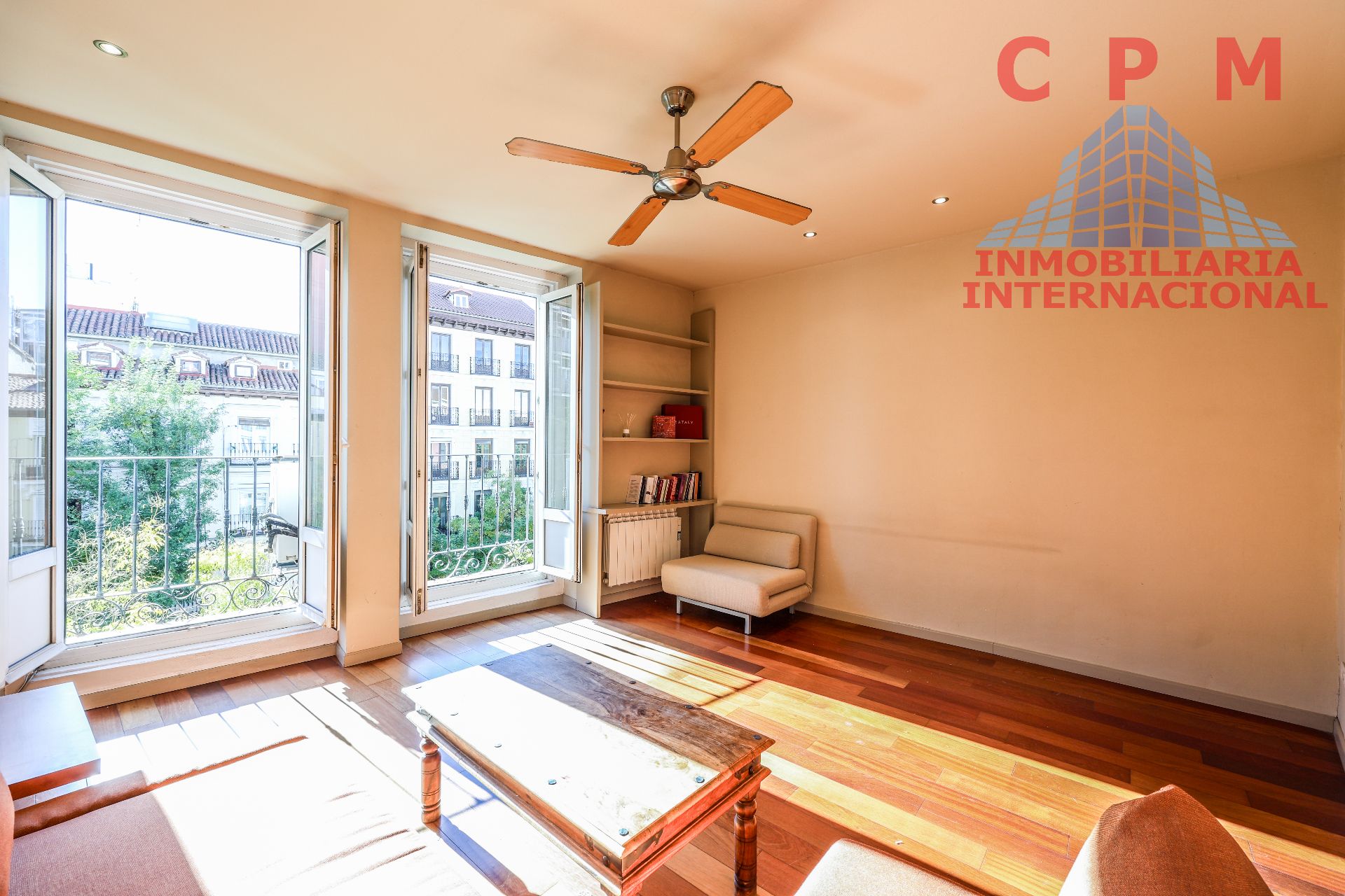 Exterior view of Flat to rent in  Madrid Capital  with Air Conditioner, Heating and Parquet flooring