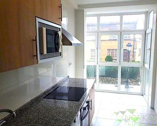 Cuina de Pis en venda en Oviedo  amb Calefacció, Parquet i Terrassa