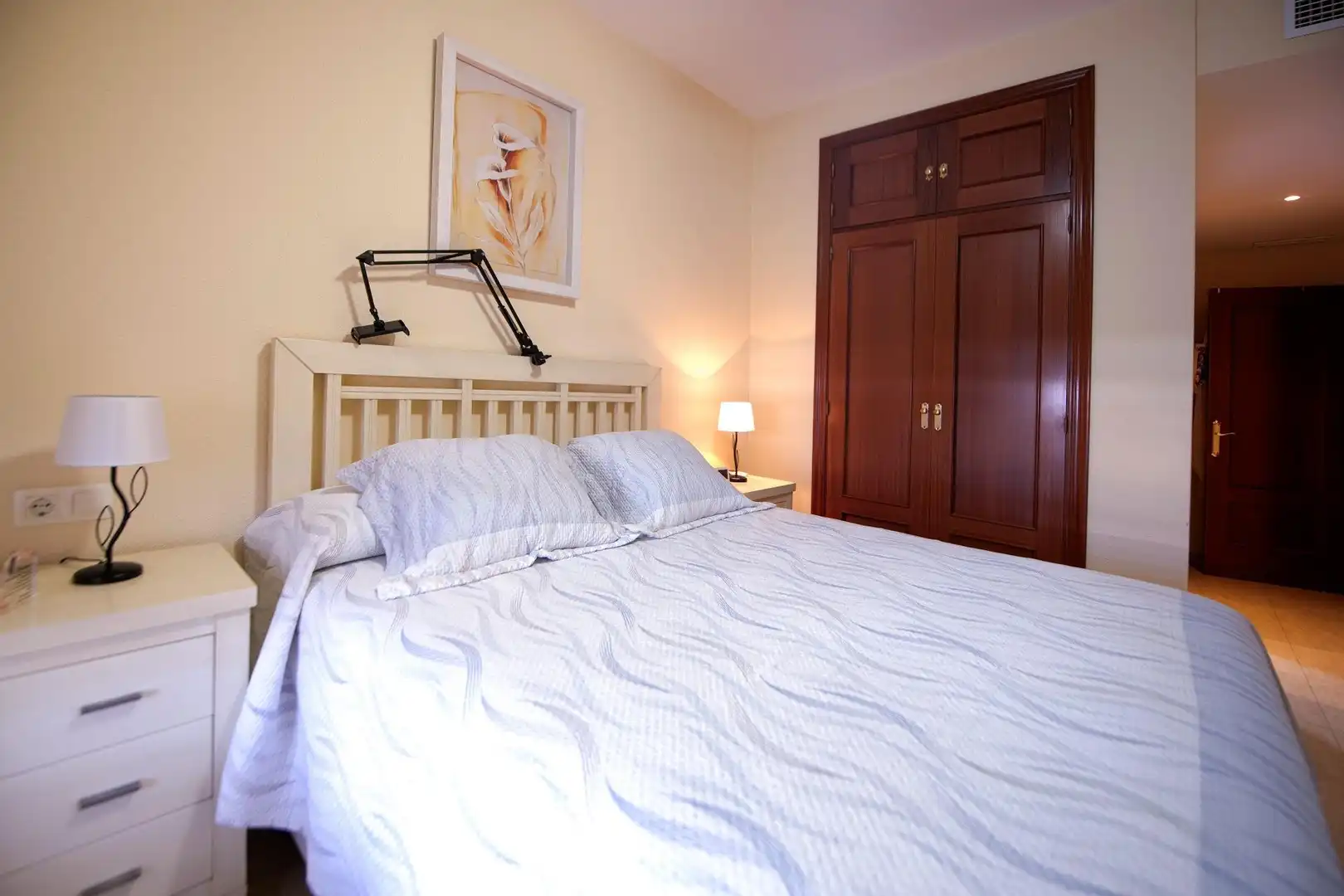Schlafzimmer von Erdgeschoss zum Verkauf in Puerto Real mit Klimaanlage und Balkon