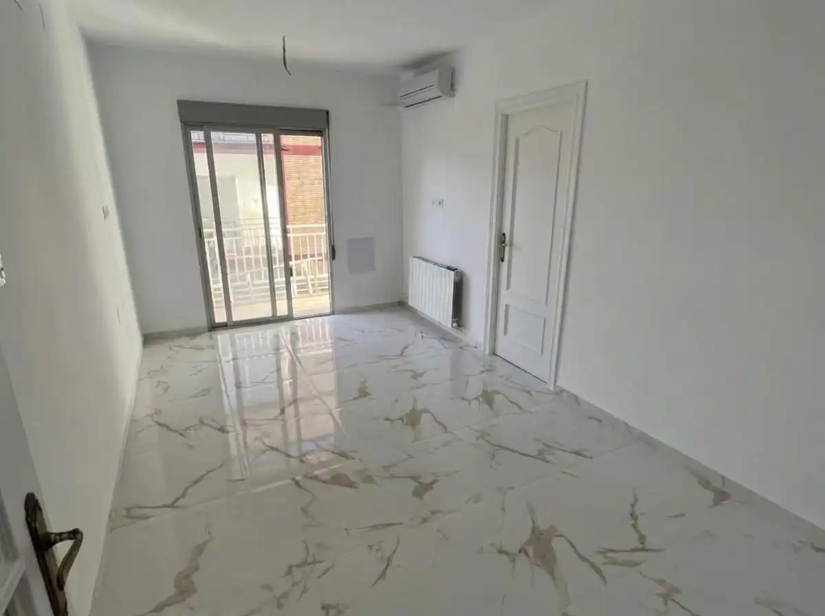 Flat with terrace to rent in Calle Calle Alhamar, imagen 8