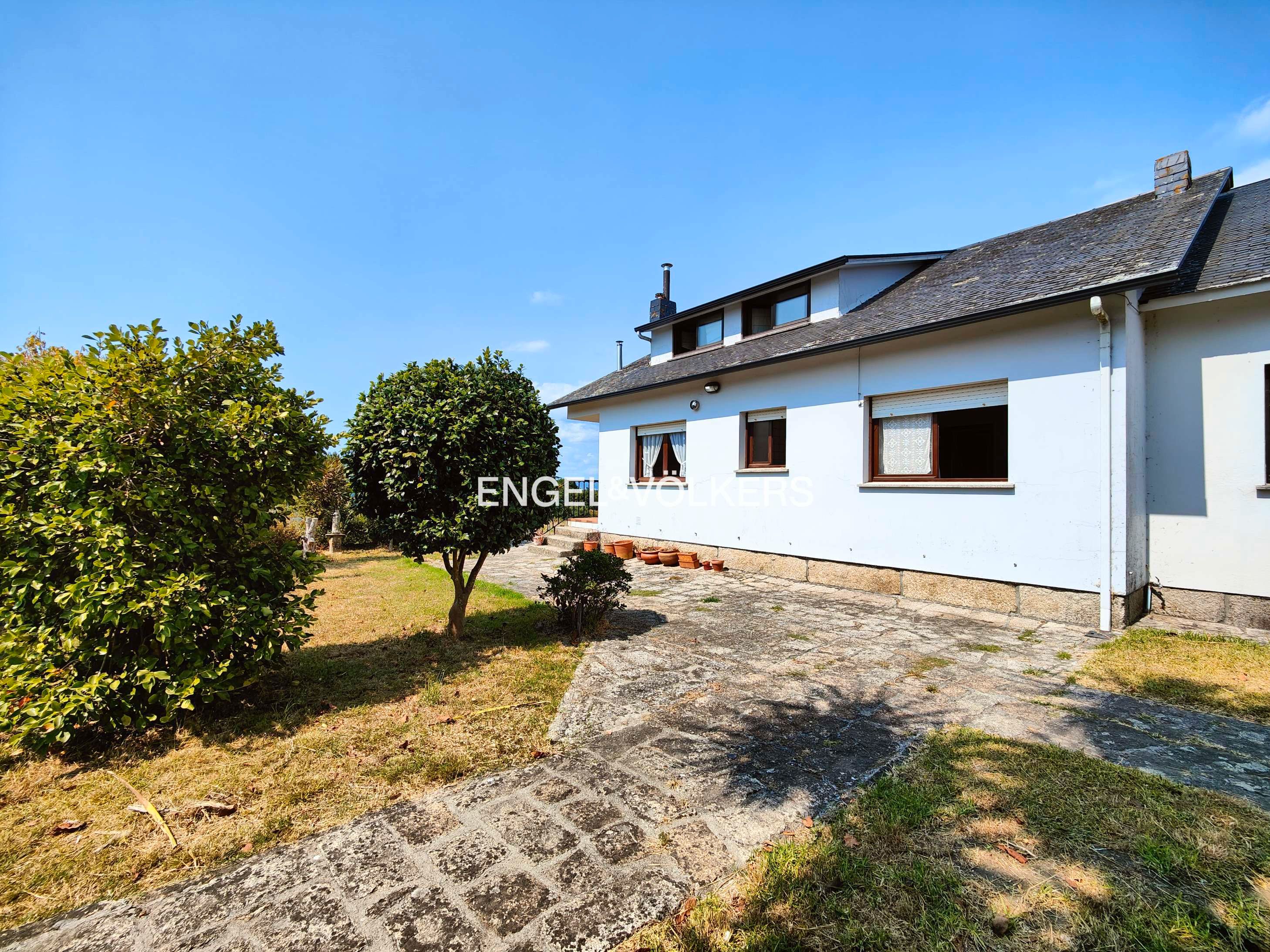 Exterior view of Single-family semi-detached for sale in O Grove    with Heating, Private garden and Storage room