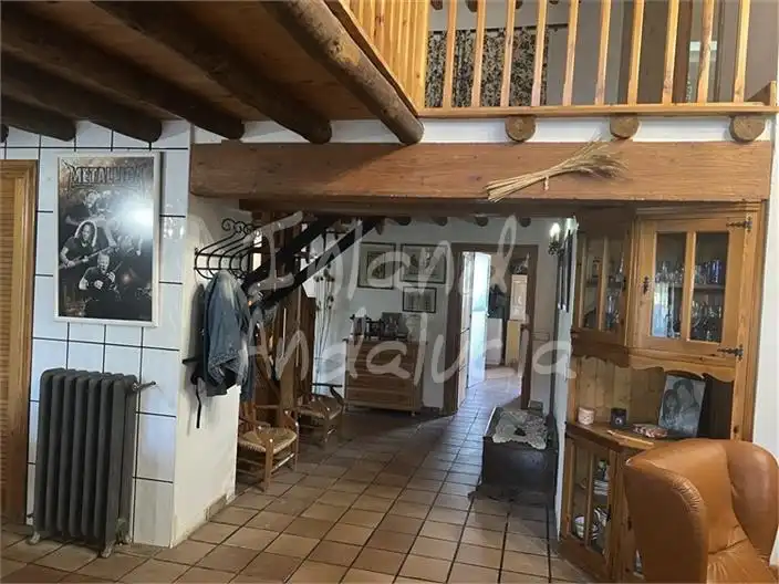 Casa rústica amb piscina en venda a Alcalá la Real, imagen 8