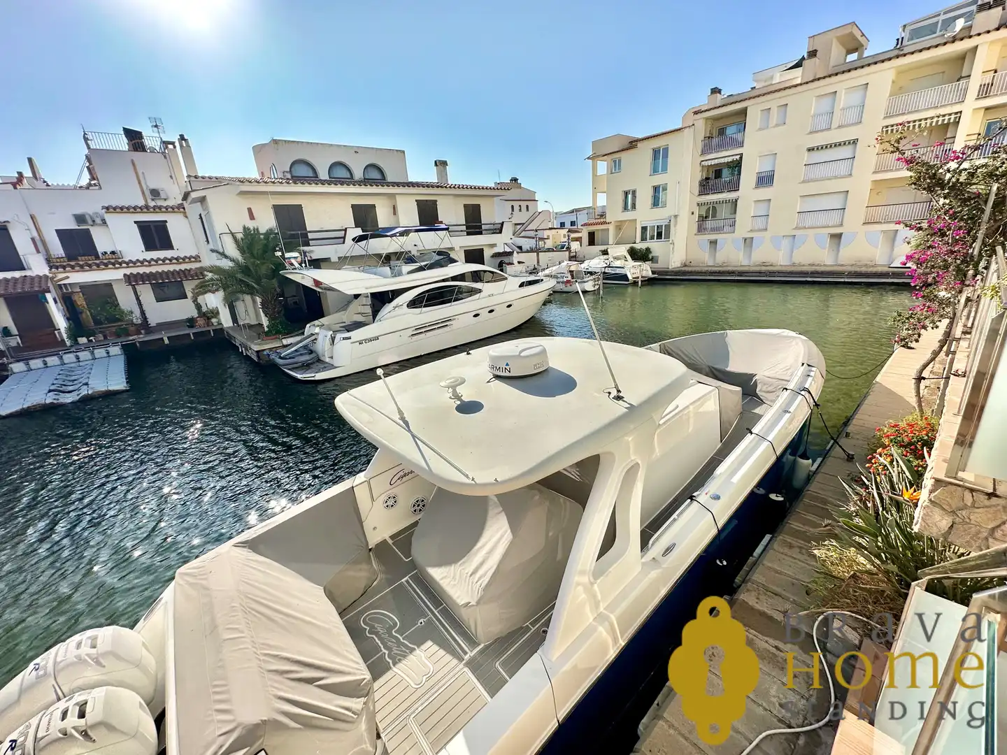 Vista exterior de Casa o chalet en venta en Empuriabrava con Aire acondicionado, Terraza y Piscina