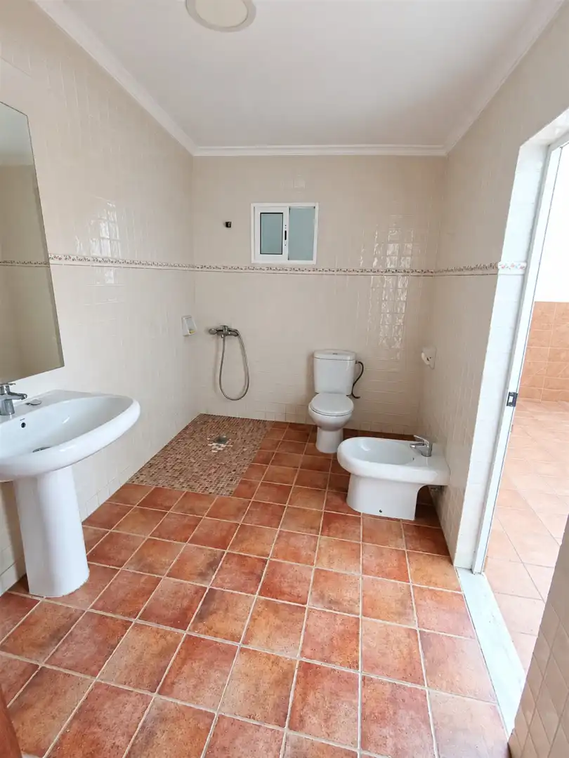 Bany de Casa o xalet en venda en La Carlota amb Aire condicionat