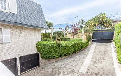 Exterior view of House or chalet for sale in Villaviciosa de Odón  with Air Conditioner, Heating and Terrace