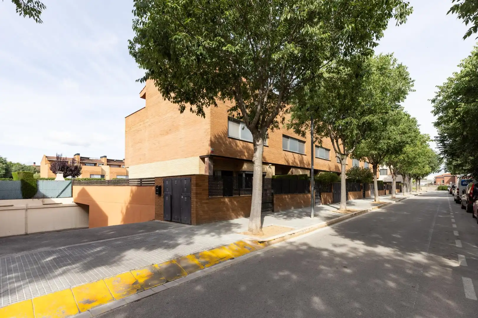 Vista exterior de Casa adosada en venda en Sant Fost de Campsentelles amb Calefacció, Jardí privat i Terrassa