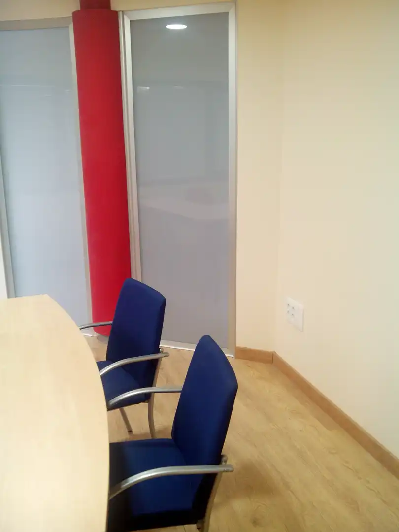 Büro zum Verkauf in Toledo mit Klimaanlage, Heizung und Abstellraum