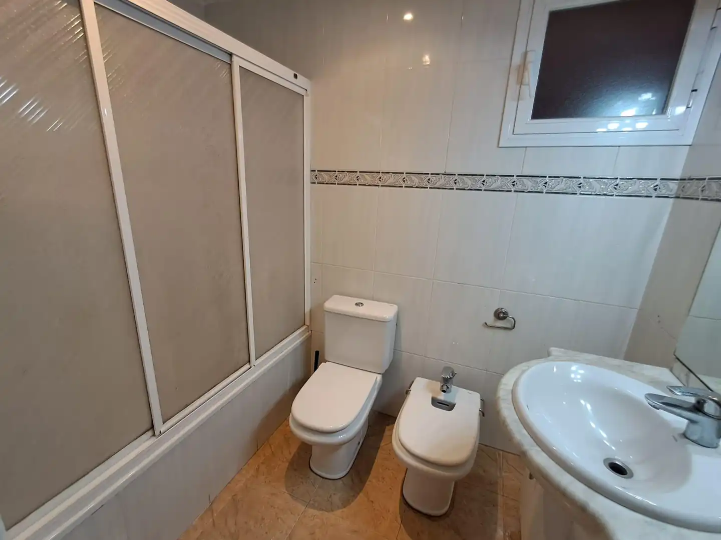 Baño de Piso en venta en Lleida con Aire acondicionado, Calefacción y Balcón