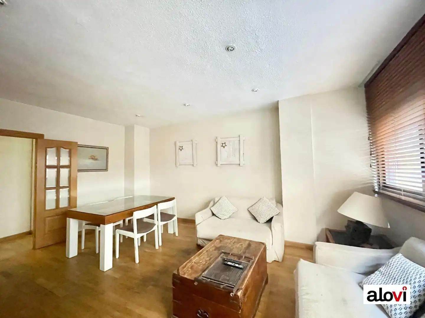 Sala de estar de Piso para compartir en Granada con Calefacción y Amueblado
