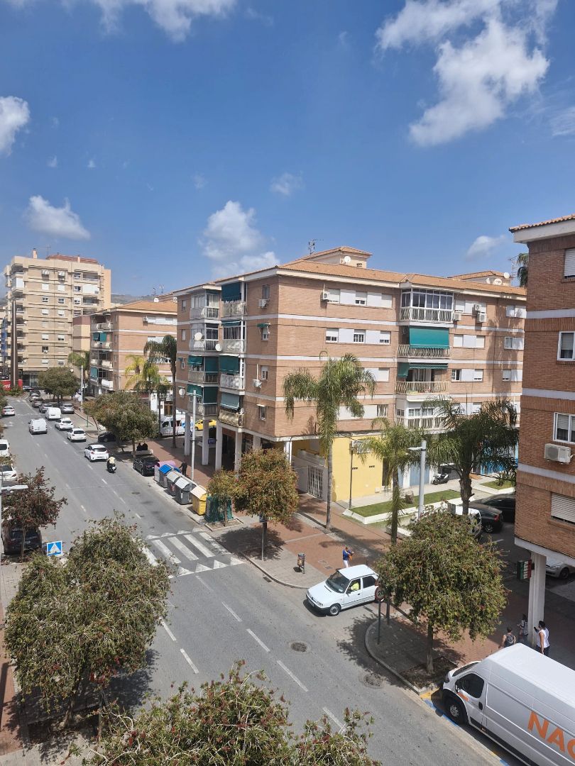Vista exterior de Pis en venda en Motril amb Aire condicionat, Moblat i Balcó